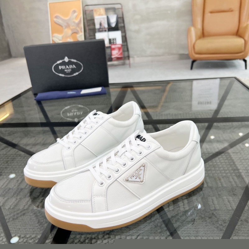 Pra*a casual shoes
